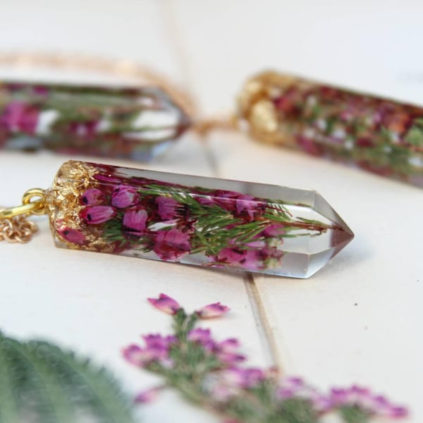 Pressed Flower Jewelry, Real Heather Jewelry, Crystal Resin Pendant, Crystal Point, Terrarium Jewelry, Plants in resin, Lucky Jewlery