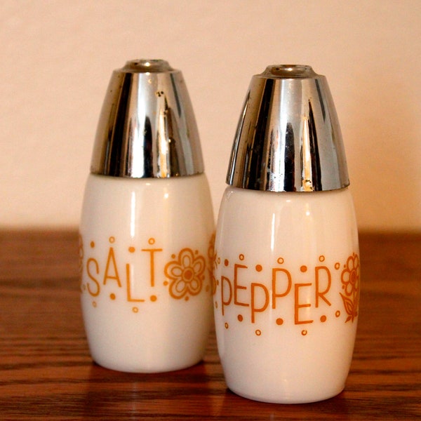 Retro Butterfly Gold Salt & Pepper Shakers