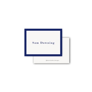 Eenvoudig cadeaulabel voor een visitekaartje voor een jongen, man of familie met schreefrand
