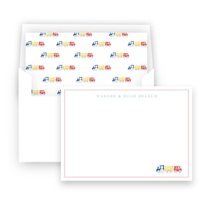 Tarjetas de papelería de tren de colores primarios en acuarela para niños de Kate Chambers Designs