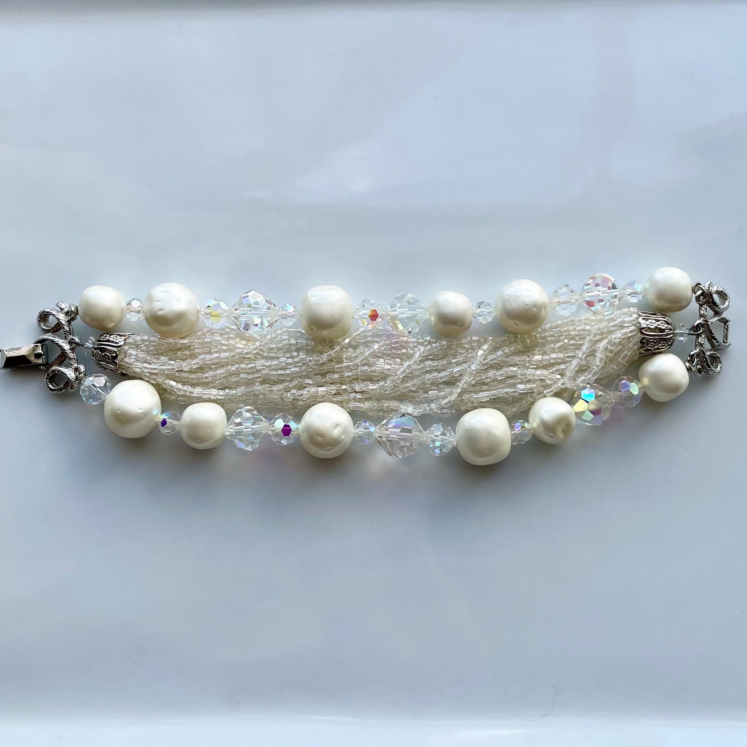 正規店仕入れの 1950s Bracelet, Beaded Kramer Vintage Pearl Borealis Aurora アクセサリー