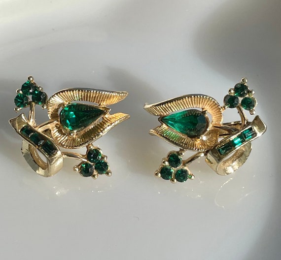 Vintage Coro Emerald Green and Gold Flower Earrings, … - Gem