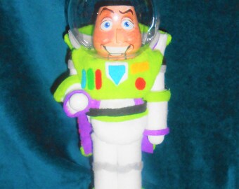 Toy Story Buzz Lightjahre Nussknacker aus Holz mit Weltraum Helm und Seinen Raumanzug
