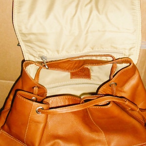Large Leather Saddle Bag Backpack Smoke Free Home Gently Used Ships With Insurance. immagine 6