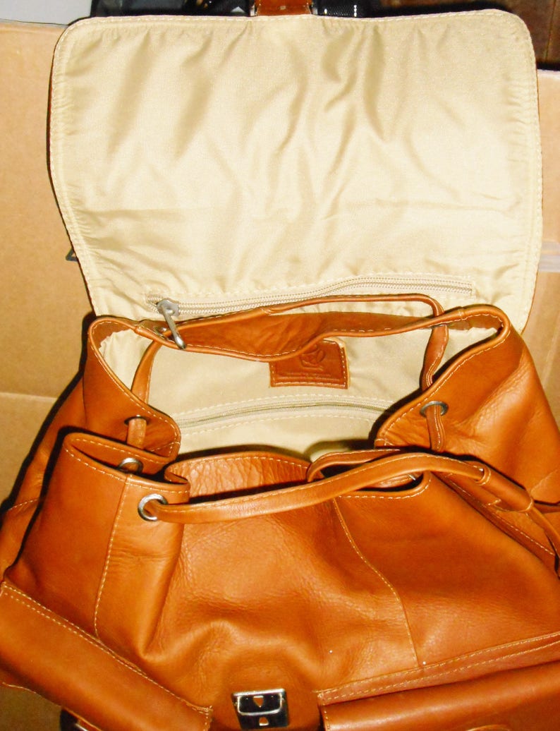 Large Leather Saddle Bag Backpack Smoke Free Home Gently Used Ships With Insurance. immagine 6