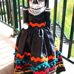 Esmerelda The Day Of The Dead Catrina Nutcracker She's A Giant Wooden Nutcracker At 30 Inches Tall Ships With Insurance