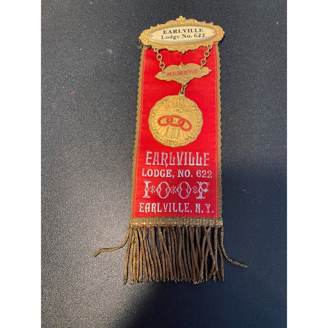 épinglette en or odd fellows - France