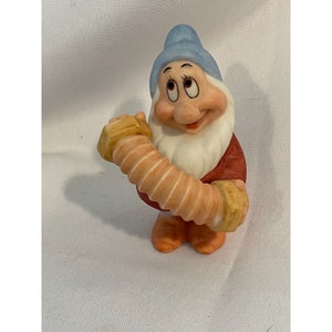 Vintage Disney Sneeuwwitje 7 Dwergen BASHFUL Accordeon Porselein Bisque Sri Lanka
