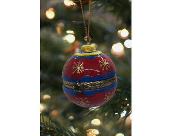 Christmas Ornament Porcelain Hinged Trinket Box Balls Enamel Painted  2"
