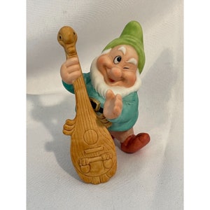 vintage DISNEY Snow White Seven Dwarves HAPPY Bisque de porcelaine du Sri Lanka ~ 3&quot;