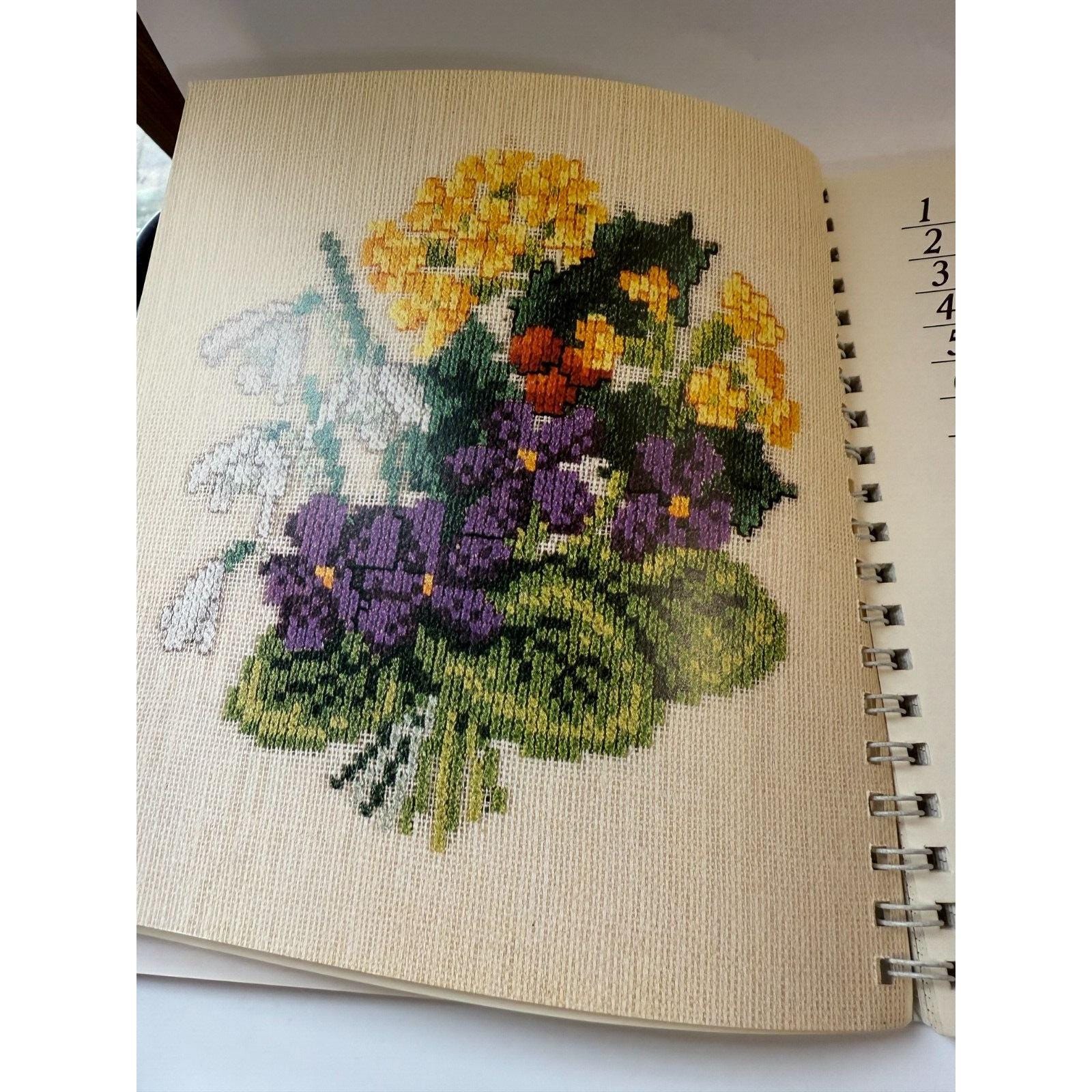 柄頭　花彫図 CaneCleer Kruissteek Agenda 1982 クロスステッチ 12 花モチーフ