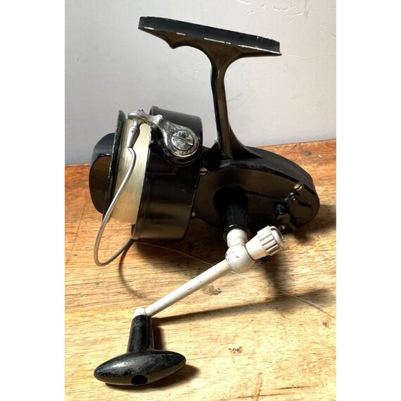 Vtg. Large Garcia Mitchell Ocean Salt Water 302 Fishing Reel Vtg. Large Garcia Mitchell Ocean Salt Water 302 Fishing Reel