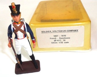 Internacional Reeves. NFC 10 Soldado Napoleônico Francês Voltigeur Company 1/32 54mm