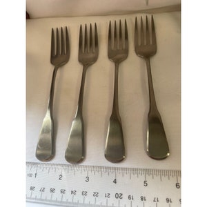 4 Salad Forks Oneida INDEPENDENCE Deluxe Stainless (B)