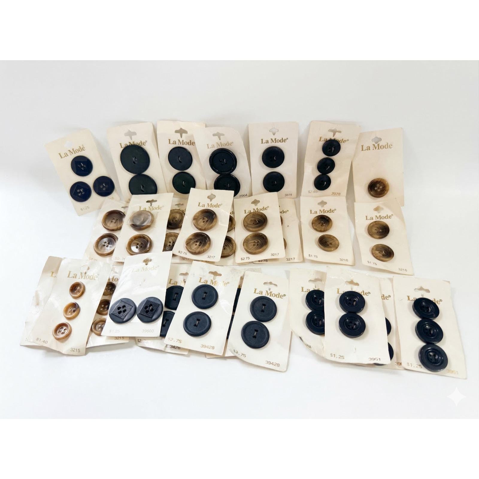 Lot of Vintage Buttons NOS on Cards La Mode - Etsy