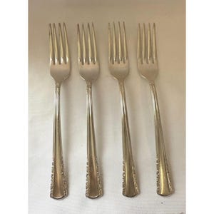 4 International Holmes & Edwards May Queen Silverplate 7-1/2&quot; Dinner Forks