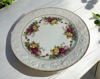 Royal Albert Old Country Roses Pattern Sculpted Salad Plate 9" Made In England