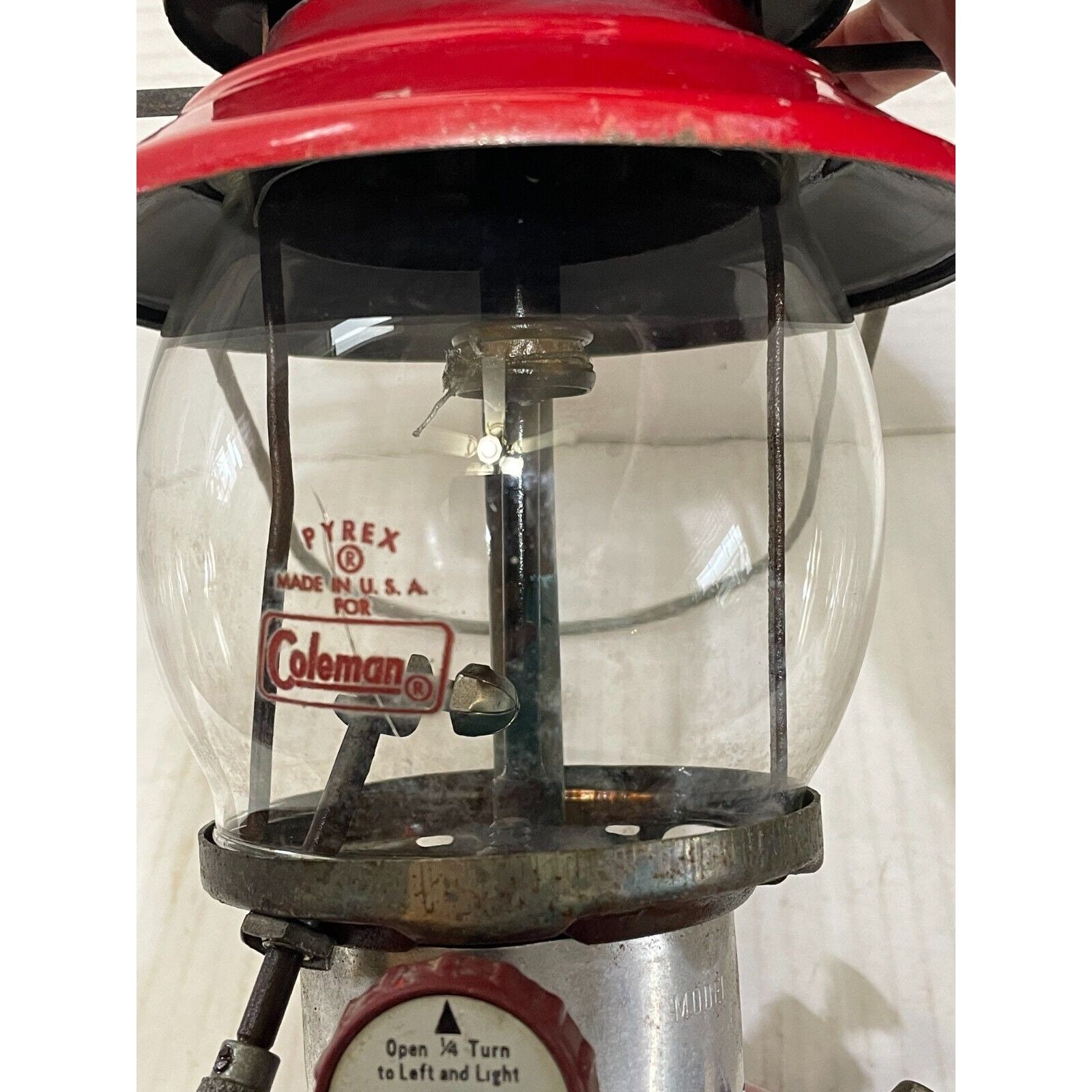 Vintage Coleman 3/60 Lanterns The Sunshine of the Night ，multi