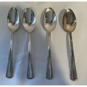 Holmes Edwards May Queen 4 Teelöffel Löffel Vintage Silberplatte Besteck (D)