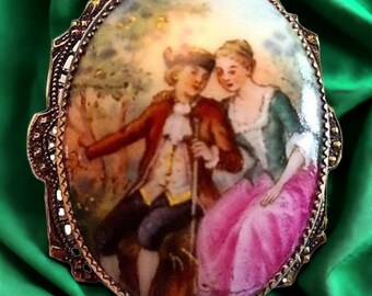 Porzellan Handbemalte Brosche TSCHECHOSLOWAKEI, Fragonard Romantisches Paar, Filigran, Vintage