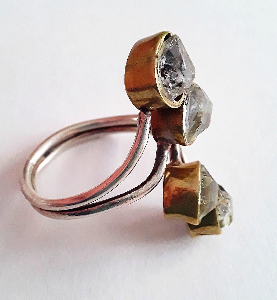 ヴィンテージ ハーキマーダイヤモンド リング：ユニークな原石クォーツ