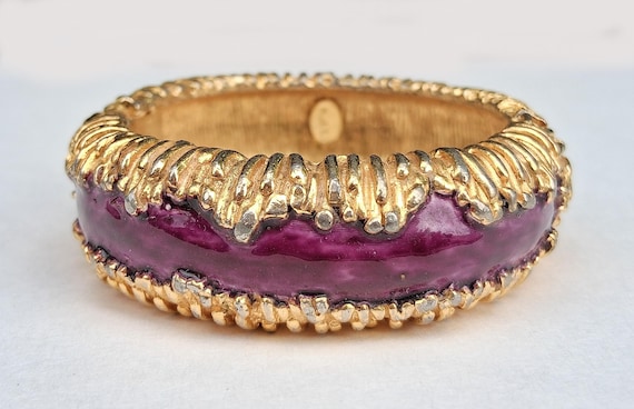 Kenneth Jay Lane KJL Gold Tone Hinged Bracelet, D… - image 8