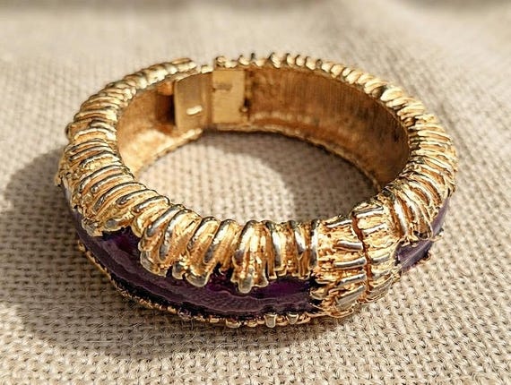 Kenneth Jay Lane KJL Gold Tone Hinged Bracelet, D… - image 10
