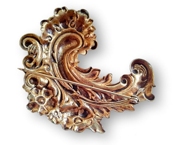 Art Nouveau Repousse Gold Tone Brooch, Acanthus L… - image 9