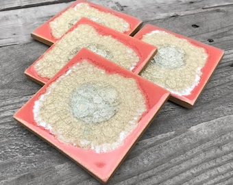 Coral Geode Crackle Coaster: Geode Coaster, Agate Coaster, Celestial Coaster in CORAL