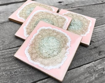 Pale Pink Geode Crackle Coaster: Geode Coaster, Agate Coaster, Celestial Coaster in PALE PINK