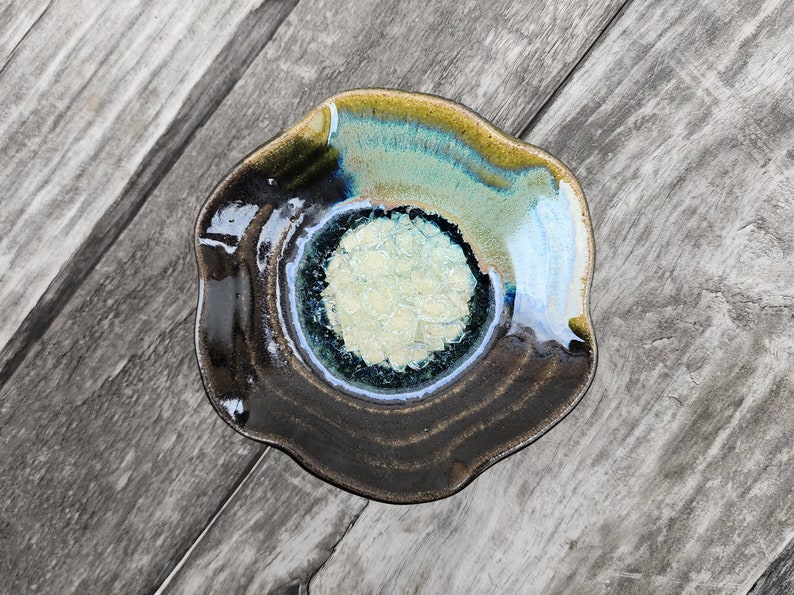 Pottery Geode Ring Dish 6 Pinch Handmade Pottery Little Dish, Jewelry Dish, Wedding Ring Bowl, Engagement Ring Dish, Trinket, Dock 6 zdjęcie 4