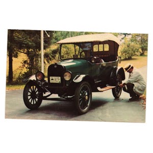 Carte postale vintage Briscoe Touring Car de 1916 par Mary Palker Woonstock RI Van Deift