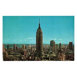 Vintage Uptown Skyline Postkarte mit Empire State RCA-Gebäuden NYC-Antenne