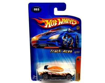 Hot Wheels 063 Track Aces 3 of 10 Collectable Car 2005 Toy BOX DAMAGE