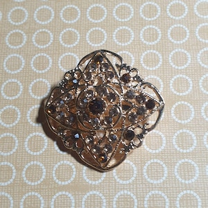 Vintage Gold Tone Strass Pin Brosche Filigrane Großmutter Mom Geschenk Kostüm