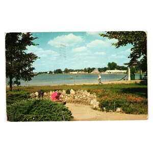 Stara pocztówka Central Park Warsaw Indiana Opublikowano w sierpniu 1955 r.