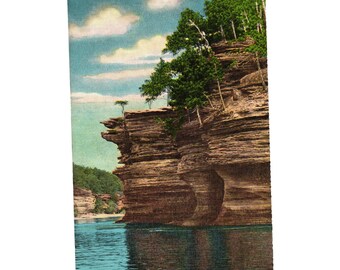 Hawks Bill Cliff Scenic Postcard Wisconsin Dells Vintage 1940s Collectible