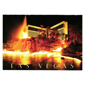 Carte postale vintage Mirage Hotel Casino Las Vegas Nevada Evening Lights 2US NV 444 Waterfall Erupting Volcano Resort Vacation