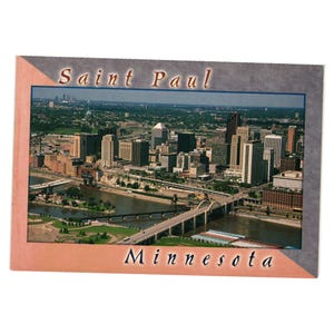 Cartão postal vintage de Saint Paul, Minnesota, com horizonte da cidade e rio Mississippi