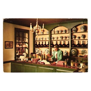 Carte postale vintage Colonial Williamsburg apothicaire Virginia Tourist Doctor Shop
