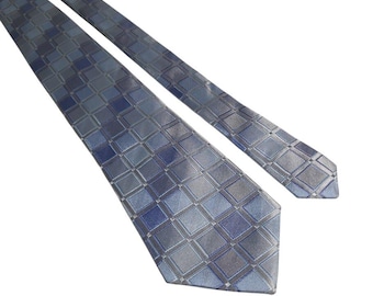 Kenneth Cole Reaction Mens Tie Blue Gray Checkered Pattern Silk Formal Accessory