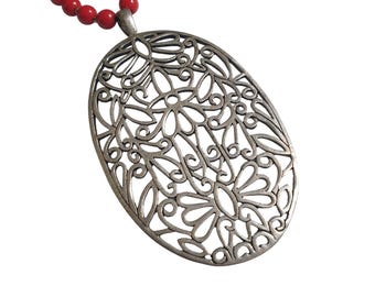 Red Beaded Oval Pendant Necklace Filigree Metal Design 16 To 18 Inches Chain