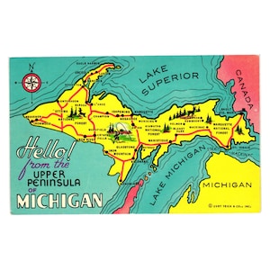 Postal vintage con mapa de la península superior de Michigan, lago turístico, atracción de carretera
