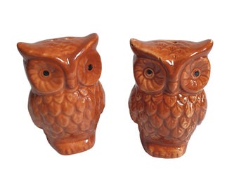 Salière et poivrière hibou vintage en céramique peinte à la main avec bouchons en plastique