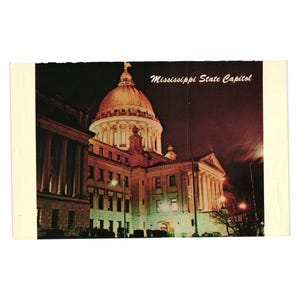 Carte postale du Capitole de l'État du Mississippi la nuit par Baxter Lane Co vintage S-79679
