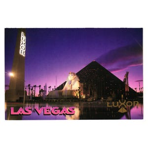 Carte postale vintage Las Vegas Nevada Louxor nuit lumière Sphinx pyramide 1993 vacances