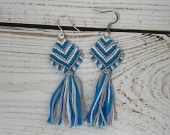 Pendientes con borlas de macramé inspirados en los Detroit Lions
