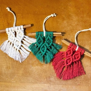 Macrame Christmas Tree Ornament / Boho Ornament - Diamond Pattern