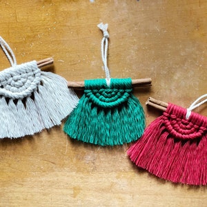Macrame Christmas Tree Ornament / Boho Ornament - Half Circle / Semi Circle