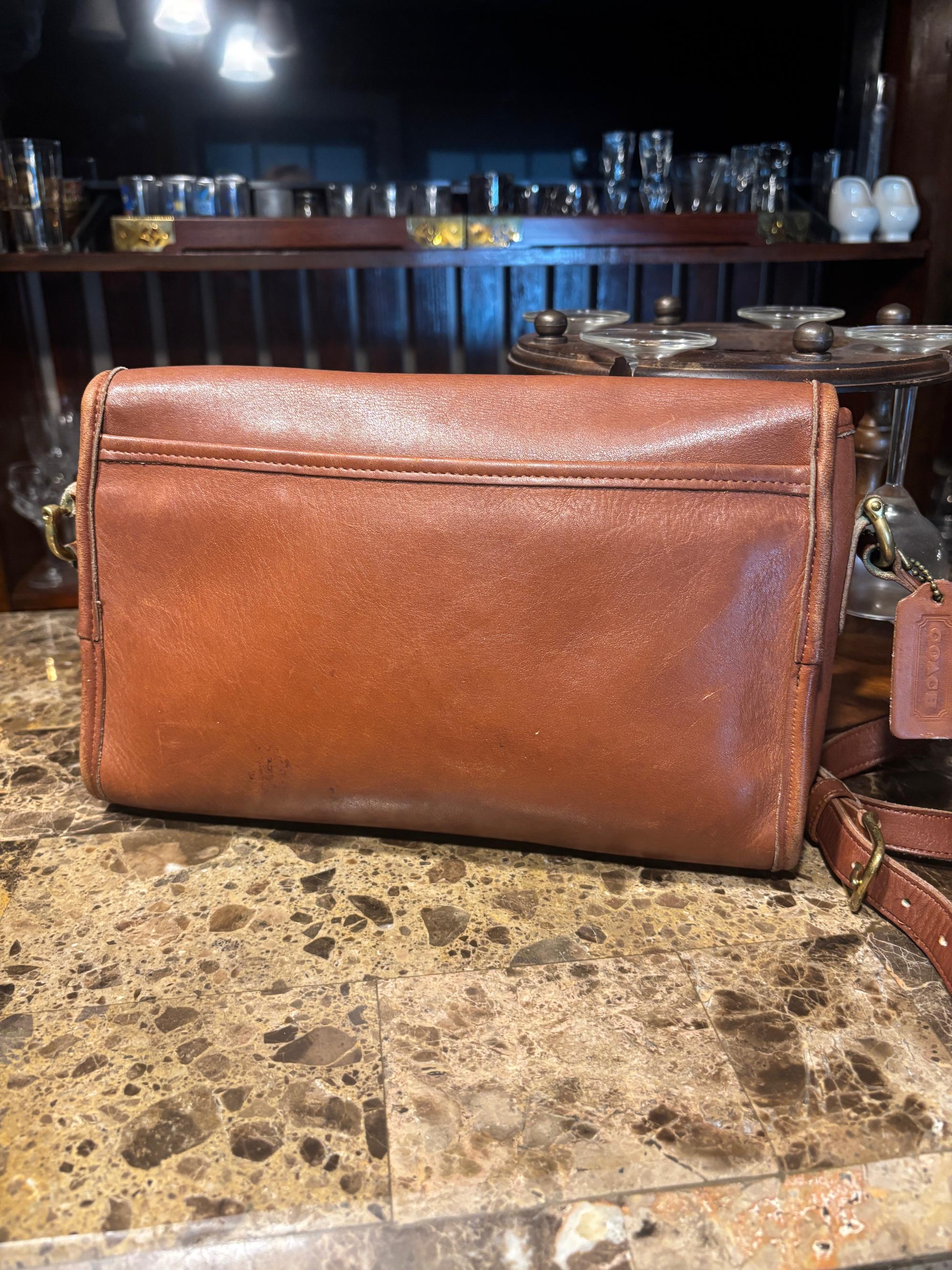 Vintage Coach Curtis Flap Crossbody Bag 9975 British Tan Leather 
